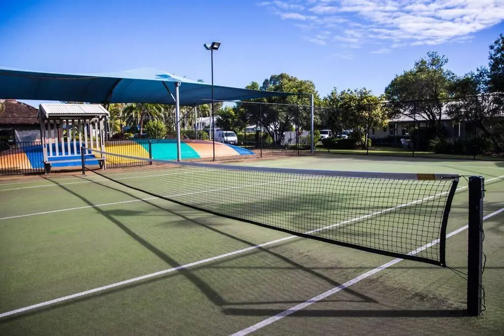 2 Bedroom Ground Level Villa In Tropical 4* Resort Noosaville Apartment