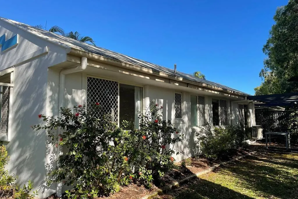 2 Bedroom Ground Level Villa In Tropical 4* Resort Noosaville Apartment