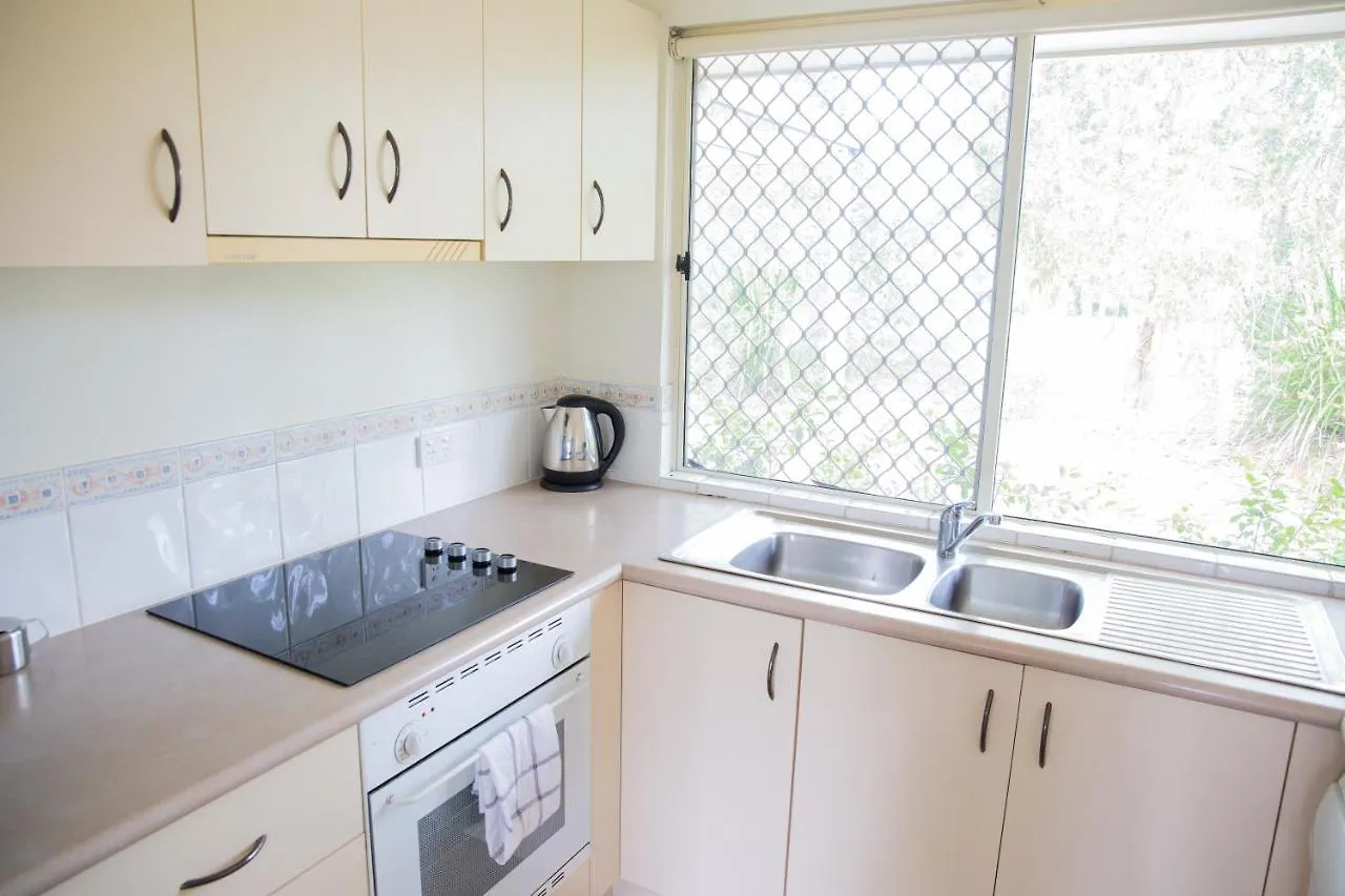 Apartment 2 Bedroom Ground Level Villa In Tropical 4* Resort Noosaville