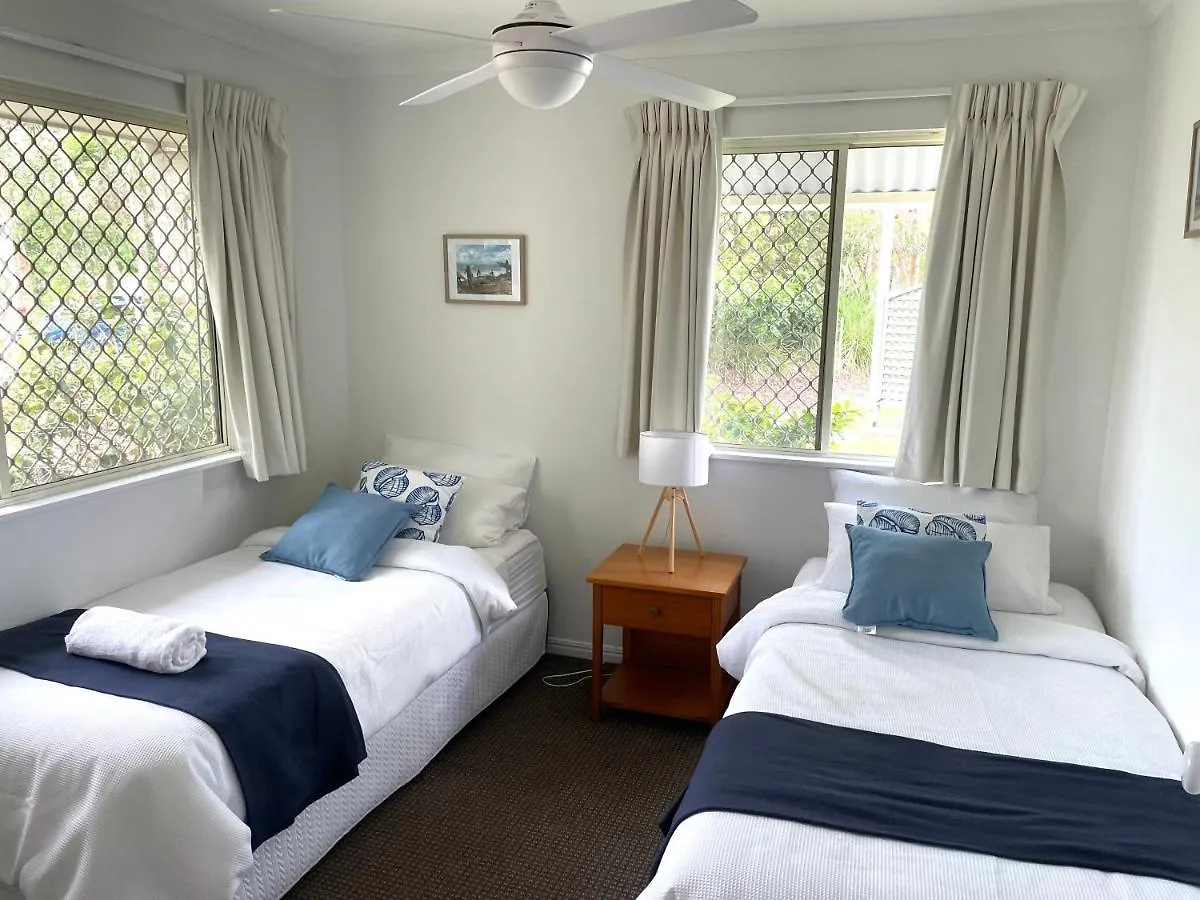Apartment 2 Bedroom Ground Level Villa In Tropical 4* Resort Noosaville